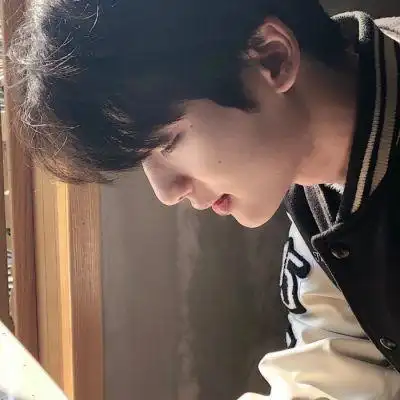 组图来了帅气的男生头像露脸头像同一个人