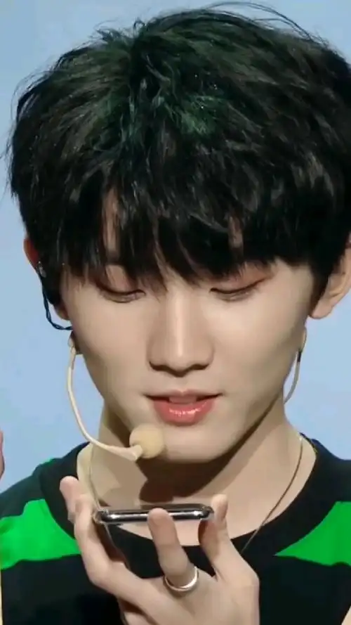 马嘉祺笑起来真好看