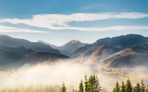 云雾缭绕的美景高清桌面壁纸_风景壁纸_壁纸下载_美桌网