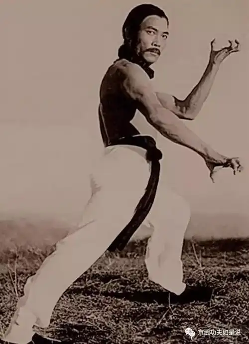 黄正利黄正利是韩籍功夫明星,以饰演《醉拳》中成龙的对手严铁心而