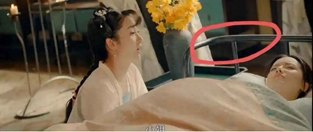 别再侮辱观众智商了,影视剧中离谱的穿帮镜头,一个比一个离谱