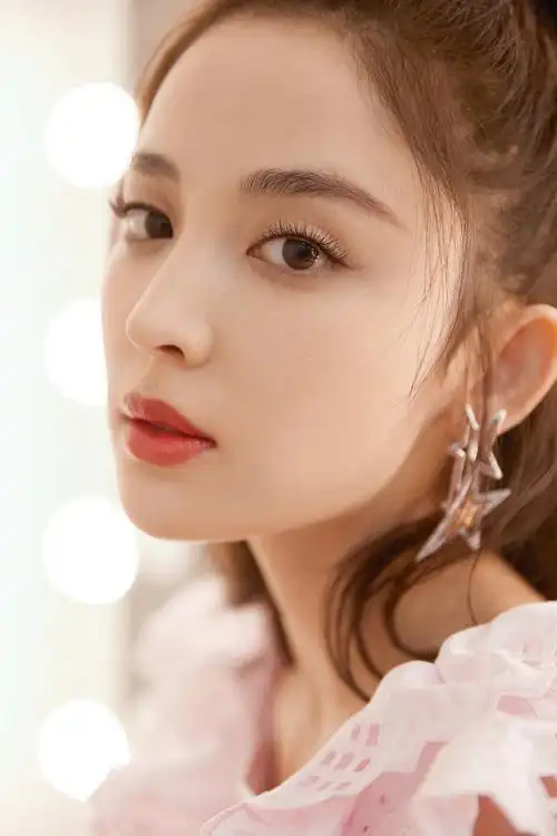 古力娜扎惊艳的写真美照欣赏有颜有气质有身材真是养眼呢