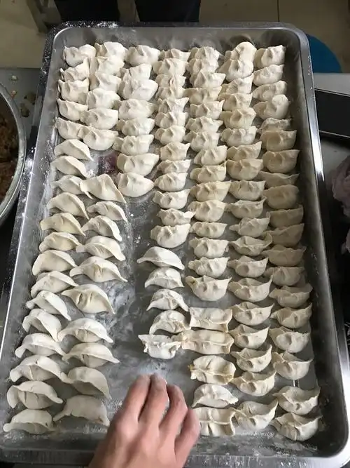 过冬至,包饺子,大家庭的温暖聚会.