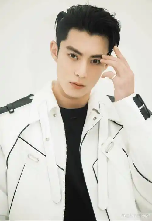 内娱最有男人味的艺人,李现,吴磊,黄景瑜,王一博赫然在列