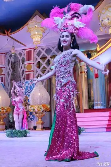 新马泰行27泰国芭堤雅人妖歌舞表演一