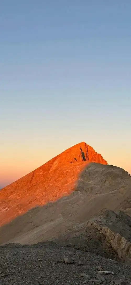 18张超级好看的全面屏手机壁纸看一眼就想换上