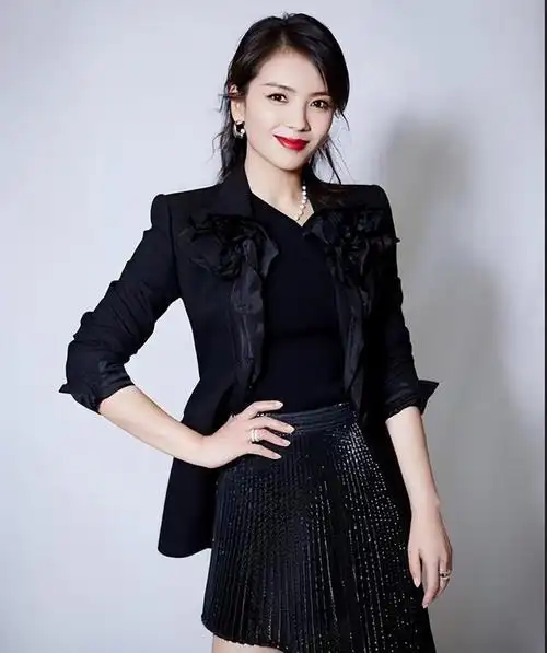 太惊艳了看这位43岁的刘涛女士浑身散发着十足的女人味