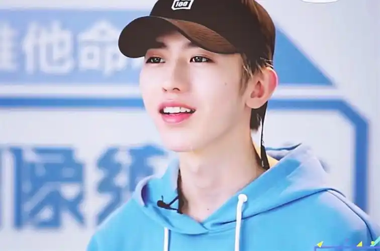 人气偶像蔡徐坤时尚壁纸_偶像练习生蔡徐坤