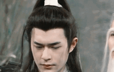 李若彤刘亦菲是出尘绝艳,新版小龙女是出油崩脸啊!_杨过那