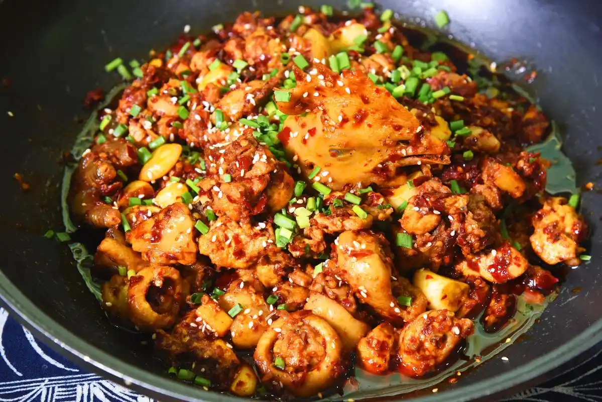 【八大菜系中的代表菜,有你喜欢吃的吗】安徽菜系代表菜:火腿炖甲鱼