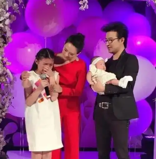 章子怡抵达戛纳,汪峰忙着恋爱:他再也高攀不起前妻