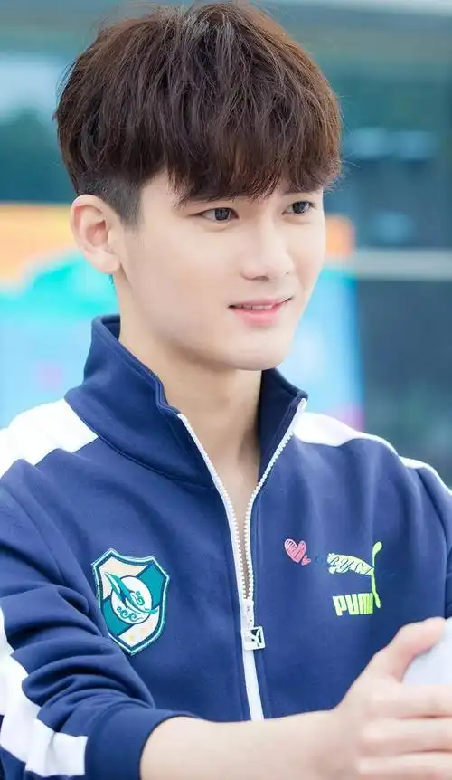 壁纸来领走你的熊梓淇