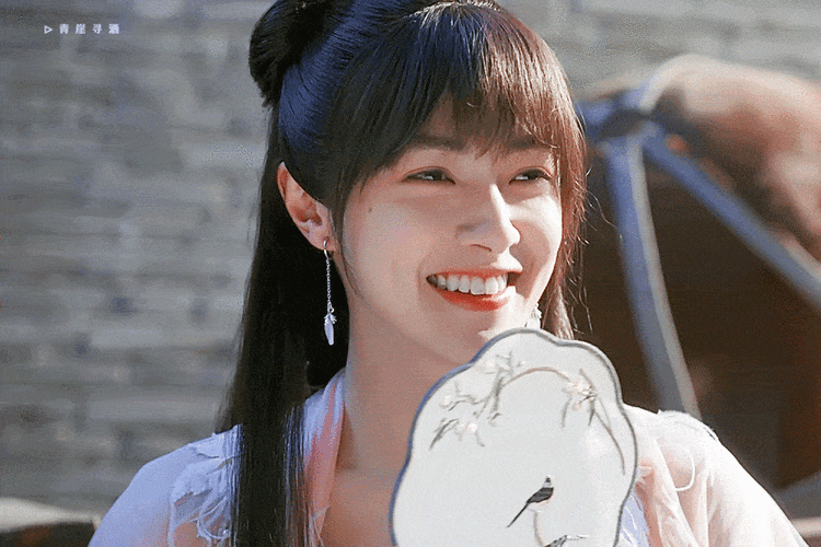 居然是吴京杨洋女装多少有点不自然哈哈许凯你这眼神比女生都较羞我最