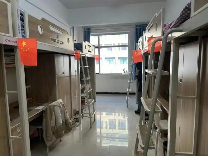 我为同学做实事——法学院举办"展智劳双馨,宿青春美好"宿舍评比大赛-