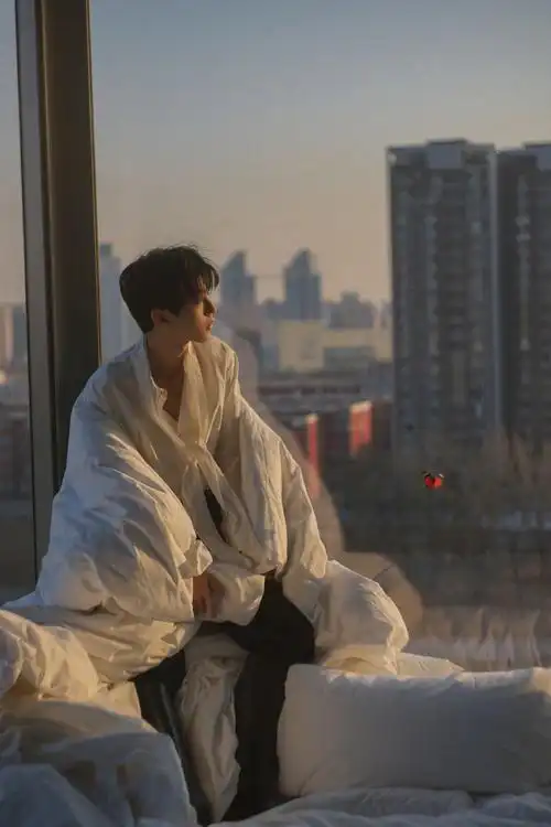 王俊凯冬日暖阳大片