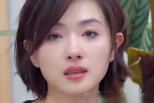 万茜读信哭花眼妆,"原生五官"被镜头放大,终于理解直男的审美|李斯