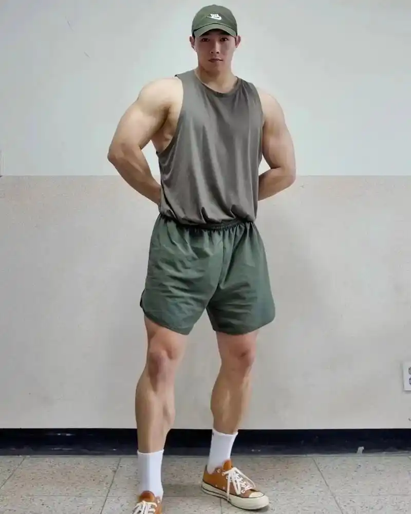 重新出发,加油!#唯有热爱不可辜负 #健身 #肌肉男 #胸肌 - 抖音