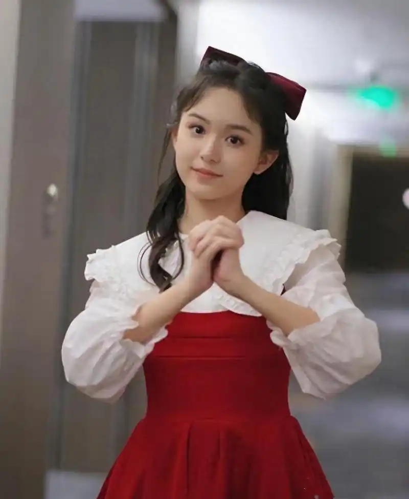 刘楚恬:从童星到少女的成长之路 刘楚恬,一个在娱乐圈中崭露头角的