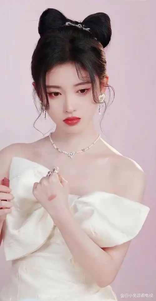 鞠婧祎活动现场照片