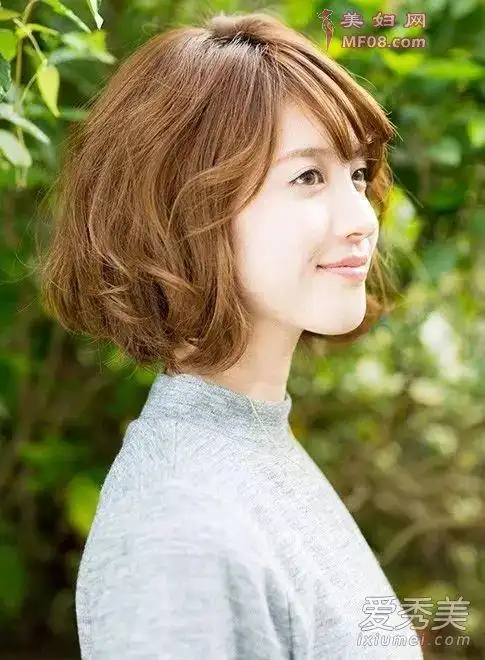2018流行短碎发自然发型女 30 减龄就选这几款