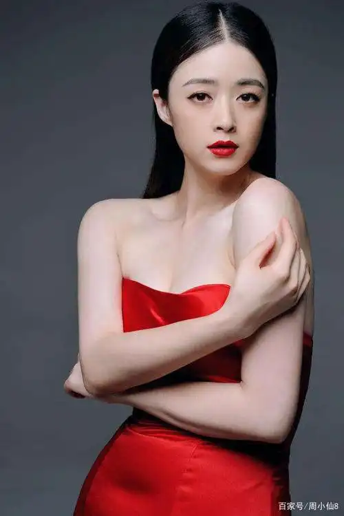 明星蒋欣80后实力演员,优雅自信,是个受大众喜爱的艺人