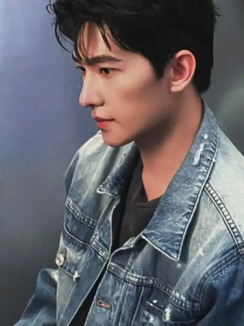 杨洋a上了#杨洋的帅气让人心跳加速!