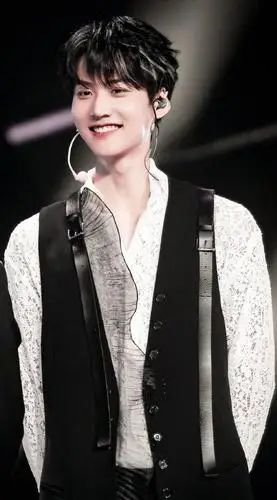 周柯宇笑容杀:微笑再美再甜不是你的都不特别