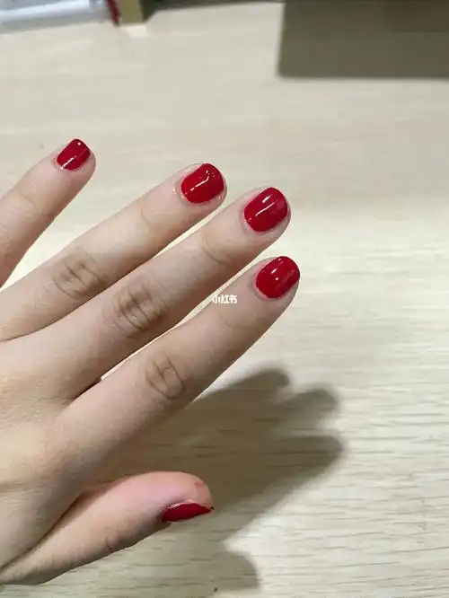 红色指甲油yyds