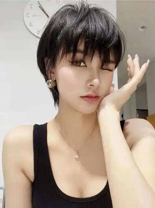 时尚短发发型图片直发_时尚短发发型图片_2014时尚短发发型图片女