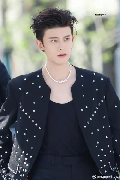 任嘉伦内娱新晋f4#@任嘉伦allen最新造型背头发型!