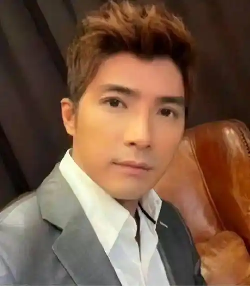 贺军翔"性骚扰"案涉及刑事,曾三度舌吻陪酒小姐!