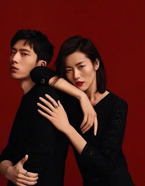 恋上井柏然之后国际超模刘雯突然感觉换了个人似的