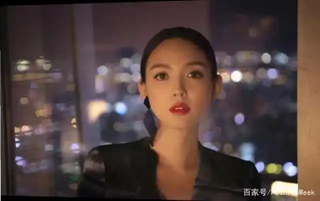 岁月对待美人总是温柔,35岁的张梓琳精致迷人,更添韵味