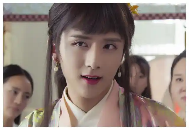 影视作品当中的男扮女装,官鸿许凯陈飞宇,你被谁惊艳到了