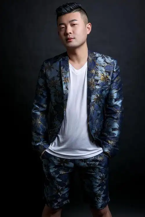 于金胜(中国大陆流行男歌手)_尚可名片