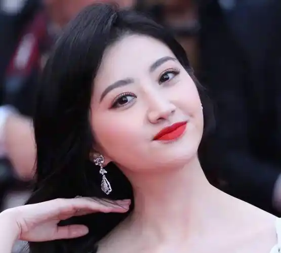 外媒镜头下的国内女星,真实堪比照妖镜,孙俪露怯,刘亦菲扛住了 _明星