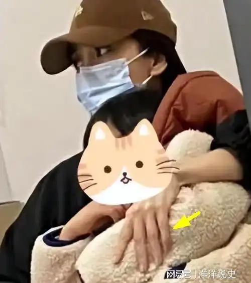 angelababy带小海绵看急诊憔悴暴瘦出青筋母子俩令人心疼