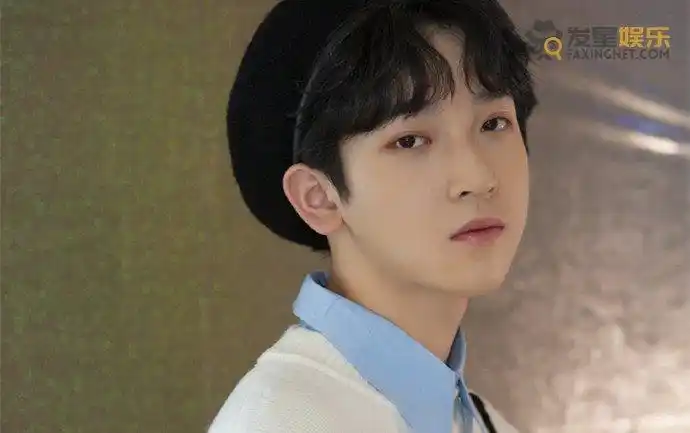 据了解到,电影作品《八佰》中,00后小鲜肉张俊一,出