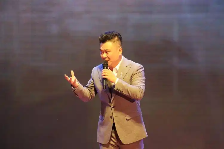 盖州籍歌手付鹰:"为家乡代言为盖州放歌很荣幸"