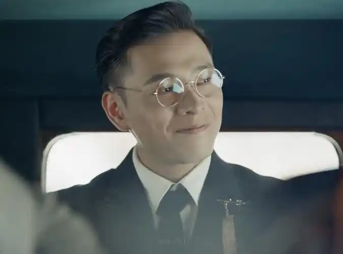 《烈火军校》沈听白追爱换套路,这次能不能成了?