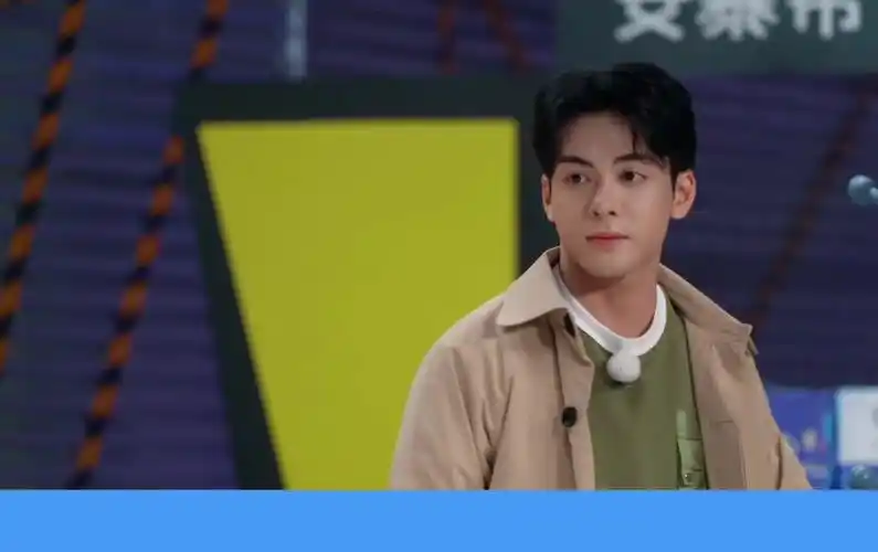 奔跑吧 曾舜晞哄姐姐