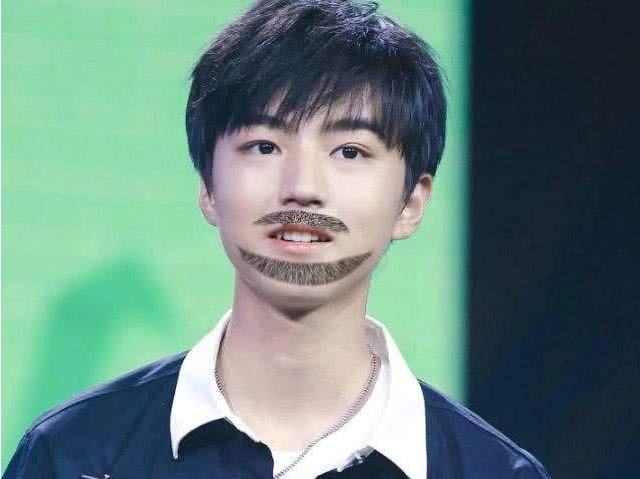 王俊凯:我留胡子帅,王源:我留胡子可爱,易烊千玺:全走开