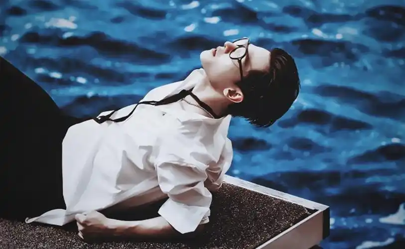 最新杨洋清新风写真壁纸_魅惑清新的美男子