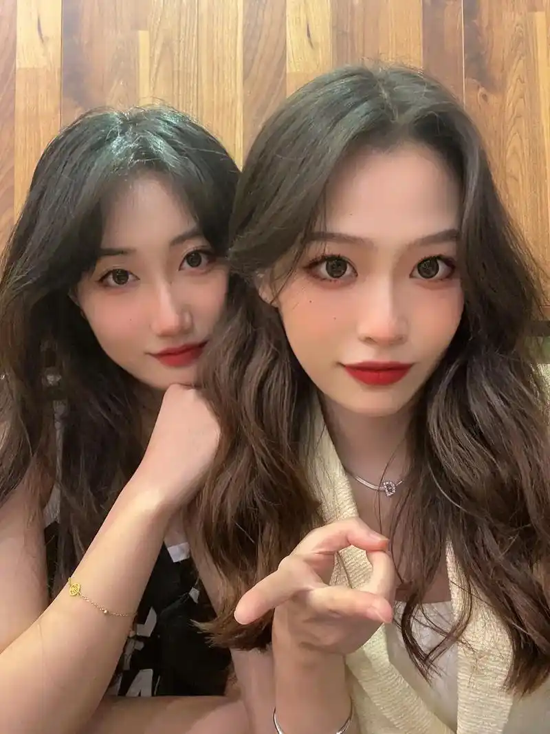 谁说两个人拍不了合照的#闺蜜 #分享照片 - 抖音