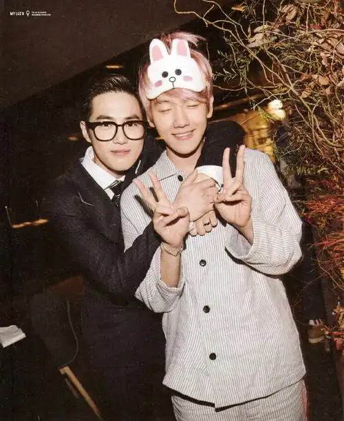 高悬赏求金俊勉和边伯贤的这张原图啊,要清楚一点的谢谢!