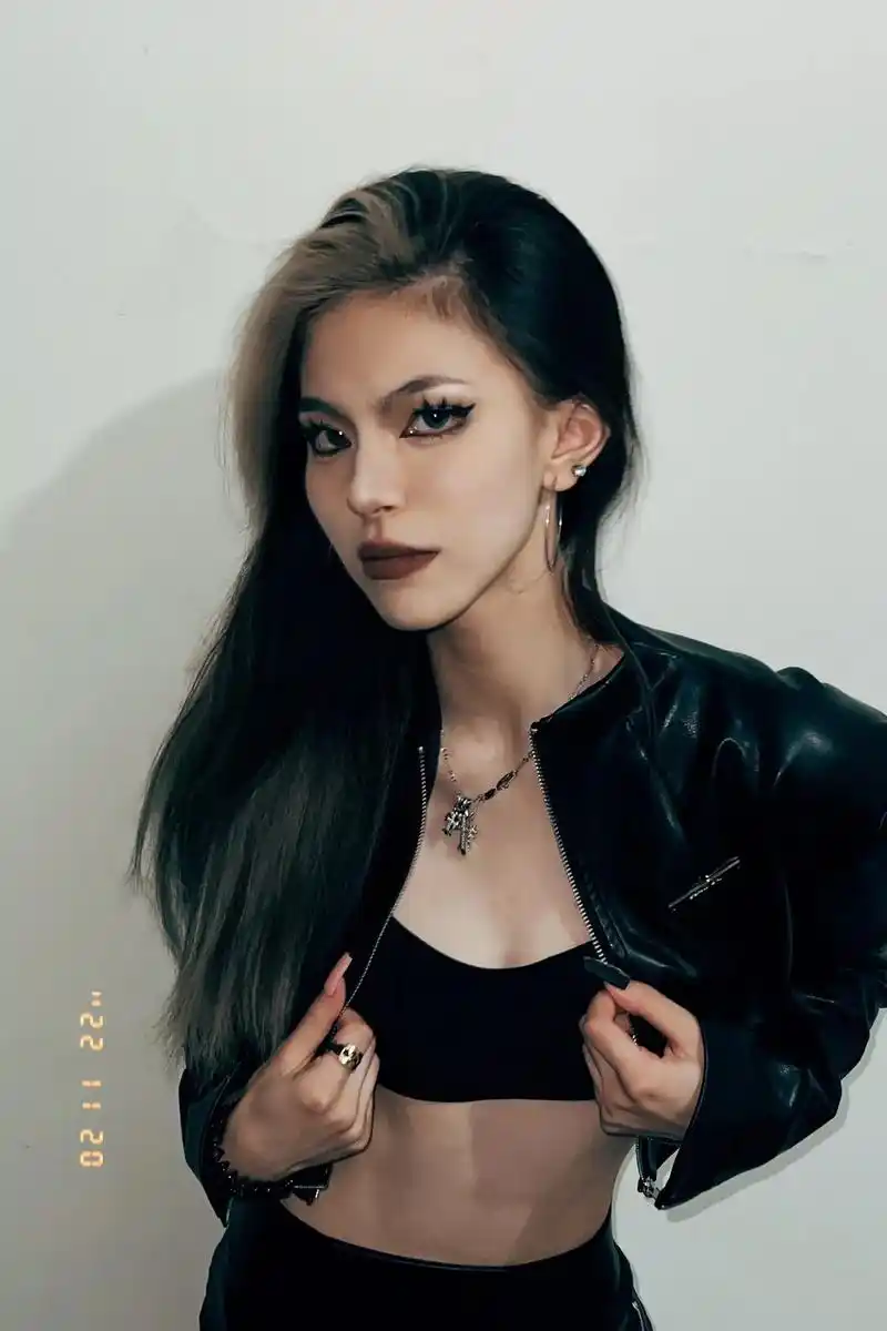 氛围感 #美丽坏女人 #分享照片  #正常穿搭无不良价值观 - 抖音