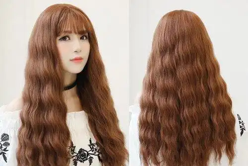 额宽女生烫螺旋卷头发巧遮脸颊 减龄修颜的女生中长卷发风打造