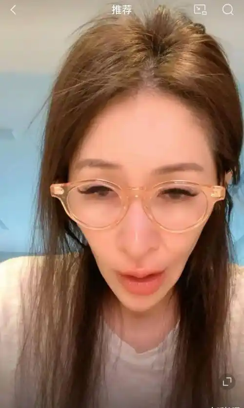 萧亚轩宣布单身身材暴瘦,脸崎岖不平健康引担忧!