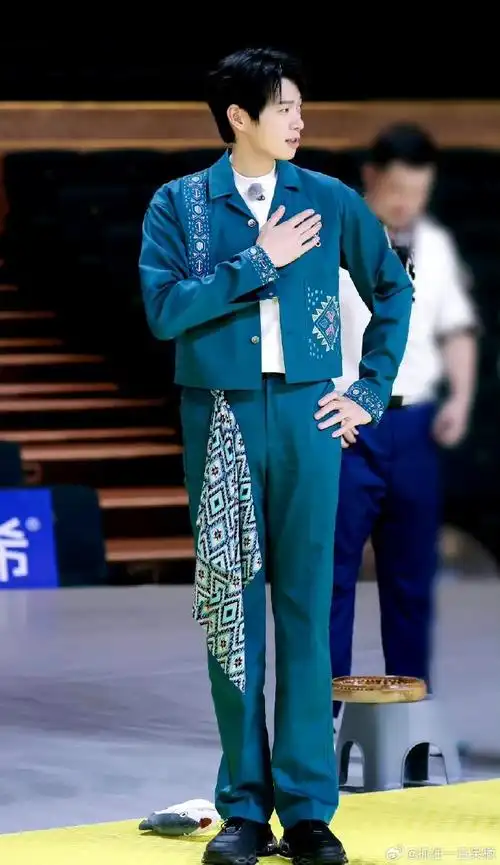 魏大勋|大长腿|逆天比例|全身苏点