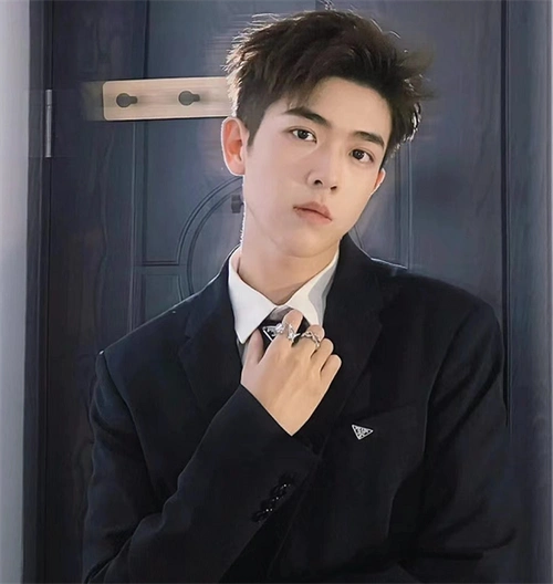 最新男生短发推荐 帅气韩式微分发型_男士短发 - 美发站